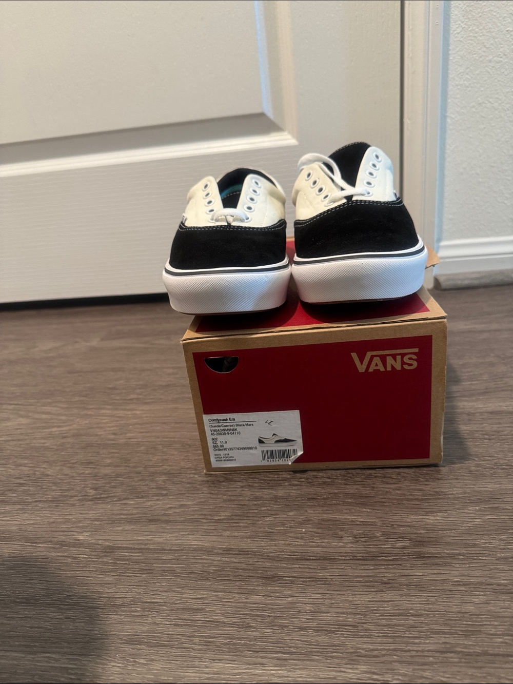 Vans  Era comfycush Black and White Low-Top Skate Sneakers